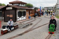 Fahrtag Eisenbahn-Freunde Bad Schönborn e.V. - Letzter Fahrdienst für den Verein (21.06.2015)    Parallelausfahrt aus dem Bahnhof  Fahrtag Eisenbahn-Freunde Bad Schönborn e.V. - Letzter Fahrdienst für den Verein (21.06.2015)  -->