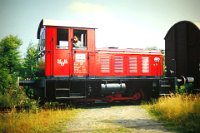 Lok 2 "Dornum", wahrscheinlich im Bf. Dornum (Dia, 1994) 1993 konnte von der Britischen Rheinarmee die Lok 2 erworben werden, die zur Hauptuntersuchung ins Bahnbetriebswerk Emden und am 12. Mai 1994 unter dem Namen „Dornum“ in Betrieb ging.    lok 2  Dornum  1994    526A5113  Lok 2 "Dornum", wahrscheinlich im Bf. Dornum (Dia, 1994) 1993 konnte von der Britischen Rheinarmee die Lok 2 erworben werden, die zur Hauptuntersuchung ins Bahnbetriebswerk Emden und am 12. Mai 1994 unter dem Namen „Dornum“ in Betrieb ging.  -->