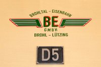 Logo der Brohltalbahn auf der D5 (2011)    logo-d5-DSC 0071  Logo der Brohltalbahn auf der D5 (2011)  --> : Brohltalbahn, Brohltal, Eisenbahn, Manfred Detzner, Speyer, Brohl, Lützing, Engeln, Logo, Emblem