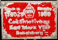 Bahnhof Ochsenhausen - Fabrikschild von Lok 99 788 (09.2016) Diese "Öchslelok" entpuppt sich als Kind der ehemaligen DDR.    BR 99 788 Fabrikschild 526A1762  Bahnhof Ochsenhausen - Fabrikschild von Lok 99 788 (09.2016) Diese "Öchslelok" entpuppt sich als Kind der ehemaligen DDR.  --> : Öchsle, Museumsschmalspurbahn, Oberschwaben, Ochsenhausen, Warthausen, Manfred Detzner, Speyer, Bahnhof, Bf, Bhf, Lokschuppen, Dampflok, BR 99 788, 99 788, Lokschild, Hersteller