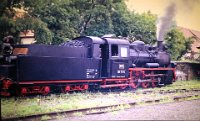 Bahnhof Ochsenhausen - Umsetzen der aus Polen stammenden  Lok 99 1774 (Dia, 1990)  Lokdaten 99 1774:   Bauart: Dh2  - Hersteller: Chranznow/Polen  - Baujahr: 1953 - Fabriknummer: 3059 - Typ: Px 48 - Zustand: unbekannt    br 99 1774 polnische lok 526A4810  Bahnhof Ochsenhausen - Umsetzen der aus Polen stammenden  Lok 99 1774 (Dia, 1990)  Lokdaten 99 1774:   Bauart: Dh2  - Hersteller: Chranznow/Polen  - Baujahr: 1953 - Fabriknummer: 3059 - Typ: Px 48 - Zustand: unbekannt  -->