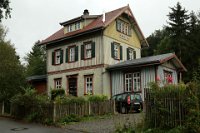 Bahnhof Reinstetten - Straßenseite (09.2016) Der Bahnhof wird privat genutzt und fungiert nur noch als Bedarfshaltestelle.    reinstetten bahnhof strassenseite 526A1800  Bahnhof Reinstetten - Straßenseite (09.2016) Der Bahnhof wird privat genutzt und fungiert nur noch als Bedarfshaltestelle.  --> : Öchsle, Museumsschmalspurbahn, Oberschwaben, Ochsenhausen, Warthausen, Manfred Detzner, Speyer, Reinstetten, Bahnhof, Bf, Bhf, Bedarfshaltestelle, Empfangsgebäude