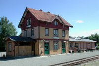 Bahnhof Ochsenhausen - Bahnsteigseite (2006)    eg gleis-DSCN5417  Bahnhof Ochsenhausen - Bahnsteigseite (2006)  --> : Öchsle, Museumsschmalspurbahn, Oberschwaben, Ochsenhausen, Warthausen, Manfred Detzner, Speyer, Bahnhof, Bf, Bhf, Empfangsgebäude