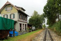 Bahnhof Reinstetten - Gleisseite (09.2016) Der Bahnhof wird betrieblich nur noch als Bedarfshaltestelle genutzt.    reinstetten bahnhof gleisseite 526A1798  Bahnhof Reinstetten - Gleisseite (09.2016) Der Bahnhof wird betrieblich nur noch als Bedarfshaltestelle genutzt.  --> : Öchsle, Museumsschmalspurbahn, Oberschwaben, Ochsenhausen, Warthausen, Manfred Detzner, Speyer, Reinstetten, Bahnhof, Bf, Bhf, Bedarfshaltestelle, Empfangsgebäude