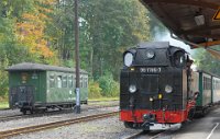 Bf Cranzahl: Einfahrt BR 99 1785-7 mit Zug (09/10 2014) Für die Schmalspurbahn ist BF Cranzahl Kopfbahnhof.    DSC 0233  Bf Cranzahl: Einfahrt BR 99 1785-7 mit Zug (09/10 2014) Für die Schmalspurbahn ist BF Cranzahl Kopfbahnhof.  --> : Fichtelbergbahn, Cranzahl, Oberwiesenthal, Manfred Detzner, Speyer, Bf, Bahnhof, Schmalspur, Regelspur, Normalspur, Bahnsteig 1, Zugeinfahrt, BR 99 1785-7, 99 1785