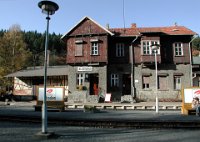 Alexisbad - Gleisseite (2005)    Alexisbad-a-Empfangsgebaeude-01  Alexisbad - Gleisseite (2005)  --> : Harzer Schmalspurbahnen, HSB, Manfred Detzner, Speyer, Bahnhof, Empfangsgebäude, Bhf, Bf, Alexisbad