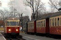 Gernrode: BR 187 013-8 (2007)    gernrode-vt197013-8-vorn-mallet mit zug-02  Gernrode: BR 187 013-8 (2007)  --> : Harzer Schmalspurbahnen, HSB, Manfred Detzner, Speyer, Bahnhof, Empfangsgebäude, Bhf, Bf, Gernrode, Triebwagen, Dieseltriebwagen, BR 187 013-8, 187 013-8