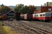 Wernigerode-Westerntor: Diverse Fahrzeuge abgestellt (2008)    Wernigerode-Westerntor-Abstellgleise-diverse-02-DSC 0002  Wernigerode-Westerntor: Diverse Fahrzeuge abgestellt (2008)  --> : Harzer Schmalspurbahnen, HSB, Manfred Detzner, Speyer, Bahnhof, Empfangsgebäude, Bhf, Bf, Wernigerode, Westerntor, Wernigerode-Westerntor, Abstellgleise, Werkstattgleise